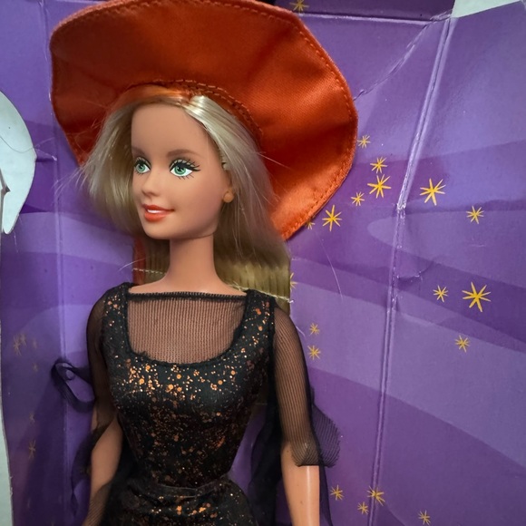 Halloween Barbie from 2001 - Picture 5 of 5